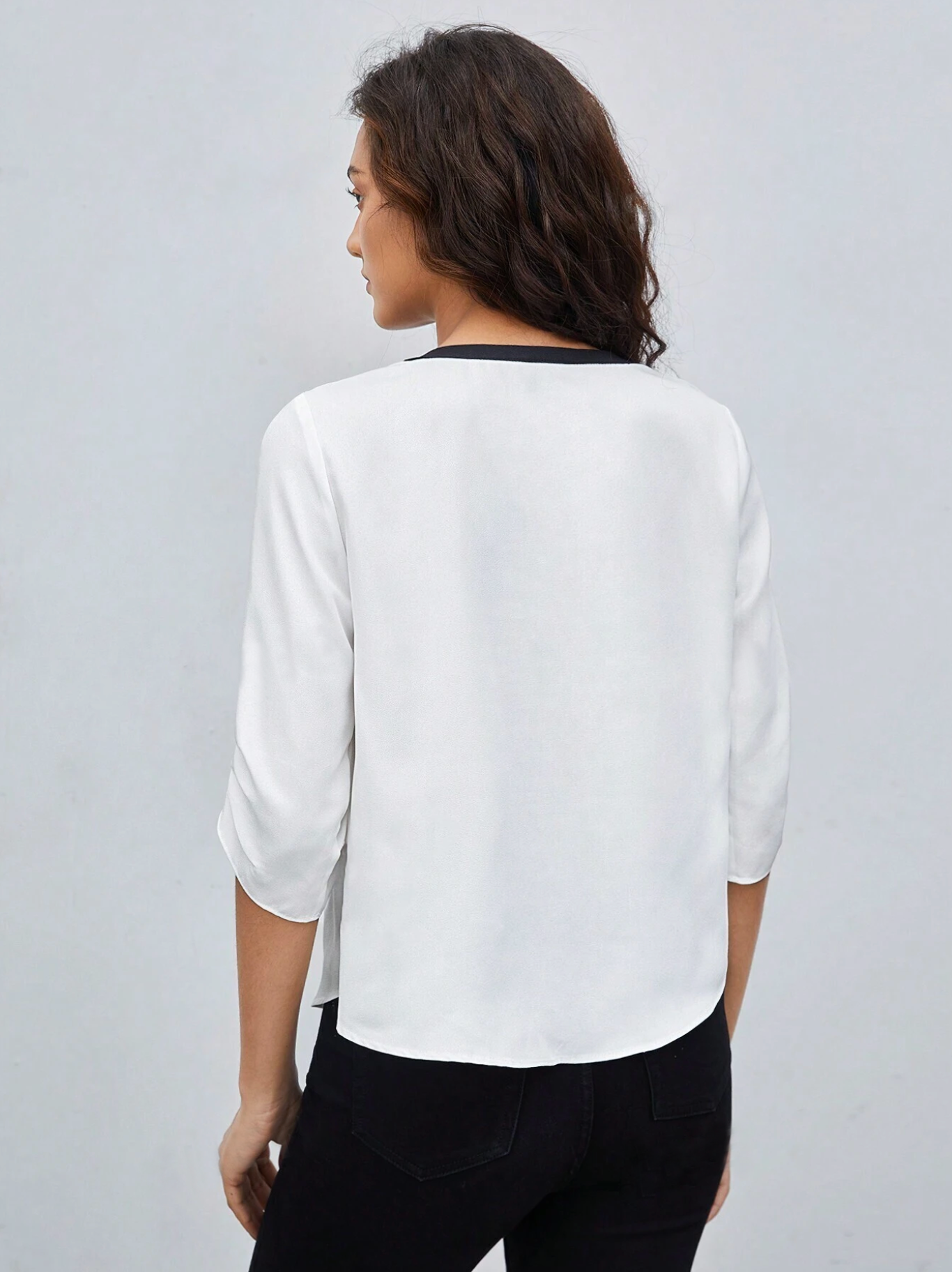 Blusa Color Block: Estilo y Comodidad para la Mujer Moderna