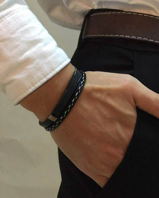 Pulsera de acero inoxidable con detalle de trenza para hombre a la moda