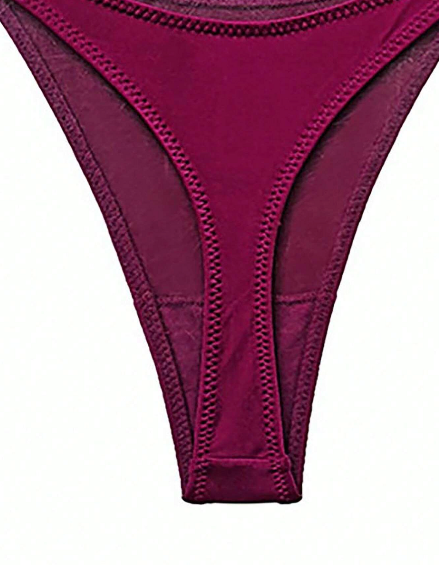 Tanga Estilizada con Detalle de Anillo Rojo Rosa