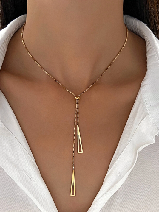 Collar Lariat de Acero Inoxidable con Dije Triangular: ¡Elegancia y Estilo en una Pieza!